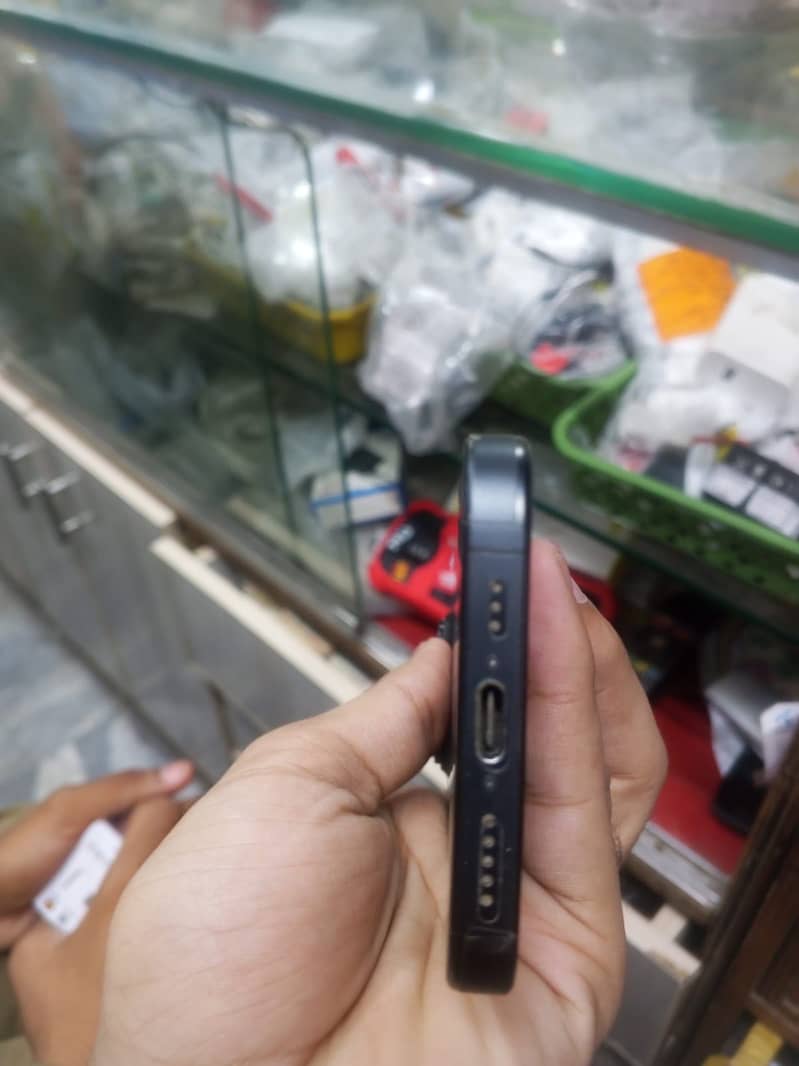 Apple iPhone 15 Pro 5