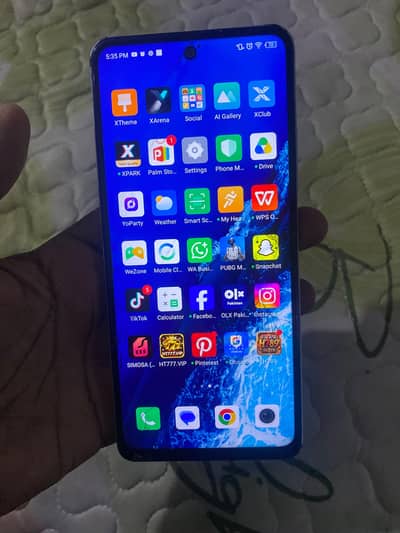 Infinix Hot 30 8+8 128 akla phona h 1sim chalti touch brakh bs add rad