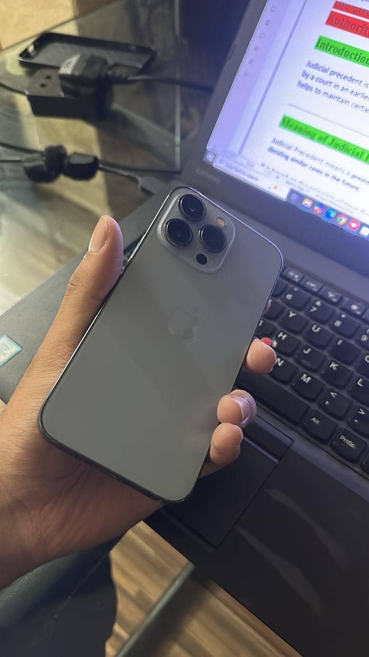 Apple iPhone 13 Pro 1