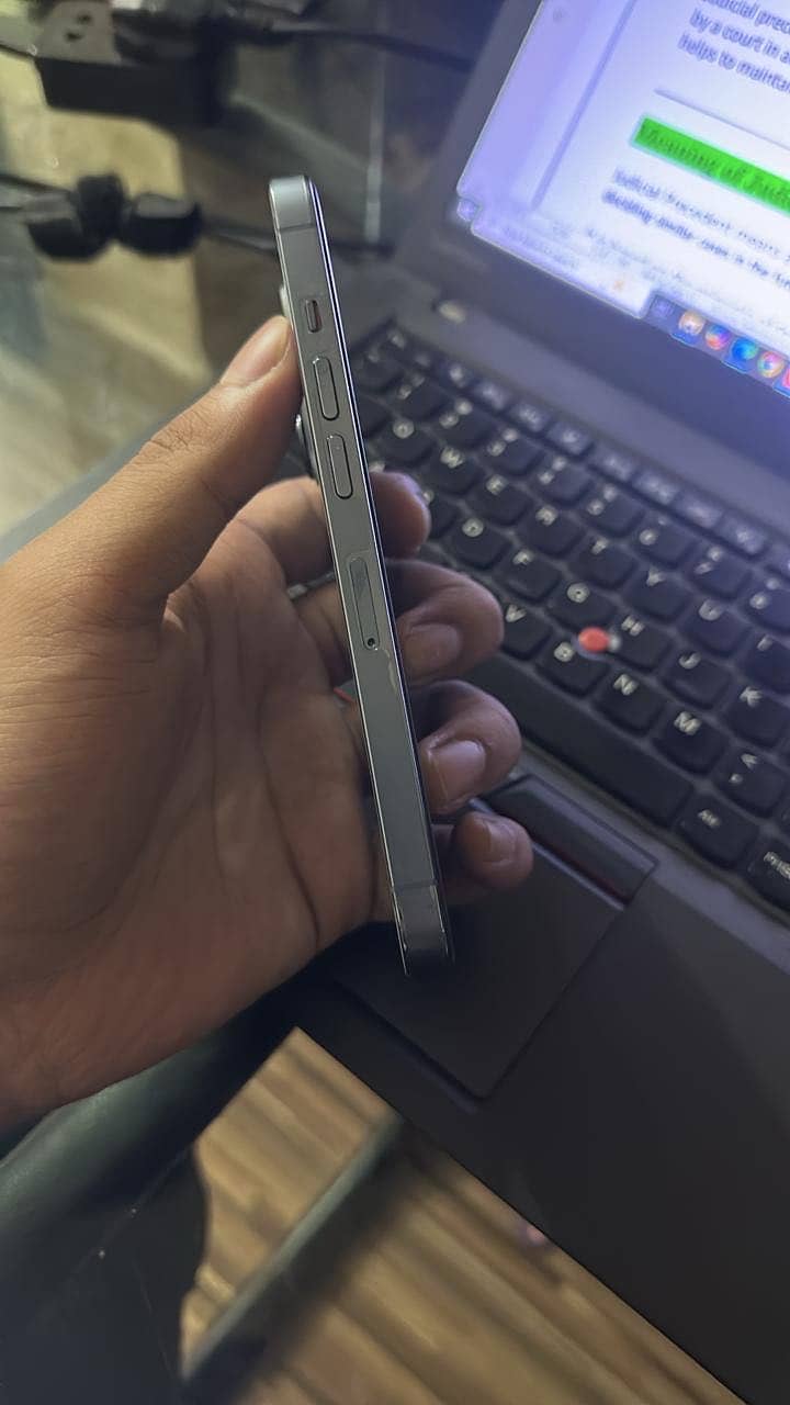 Apple iPhone 13 Pro 2