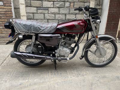 Honda 125 2026 self start brande new karachi registered