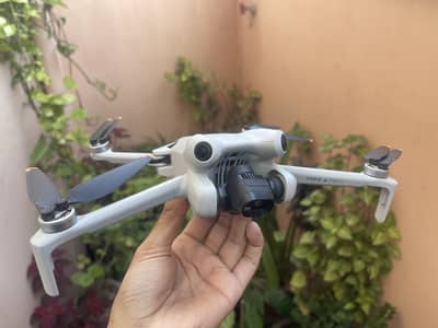 Dji mini 4 pro combo plus RC2 remote no crash non repaired