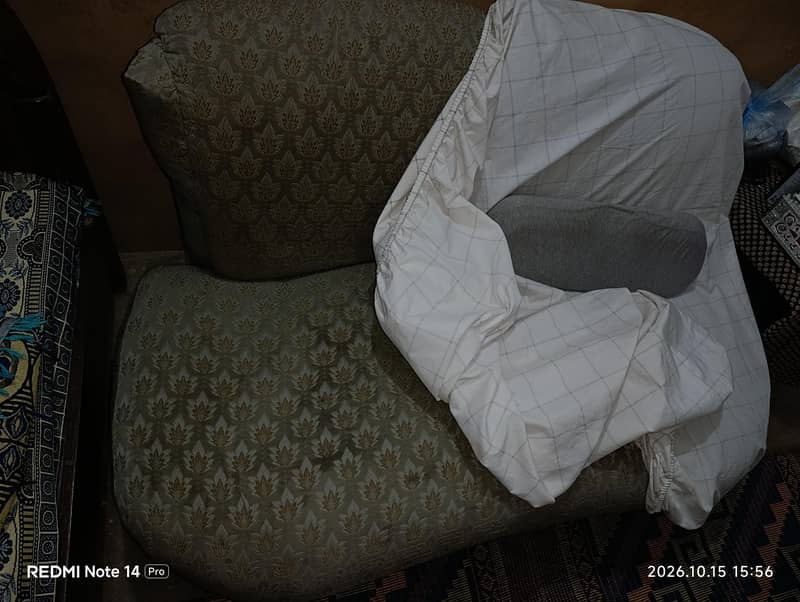 Sofa and Table 0