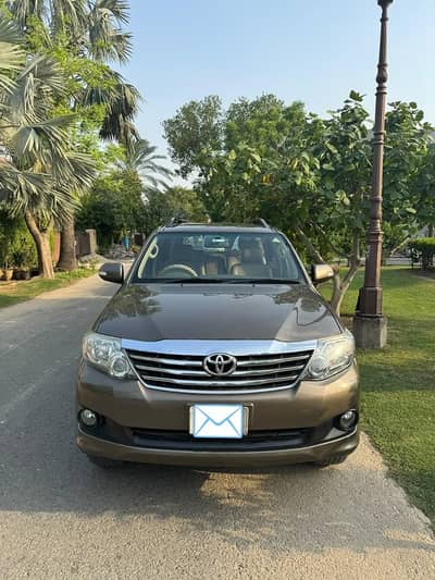 Toyota Fortuner V 2014