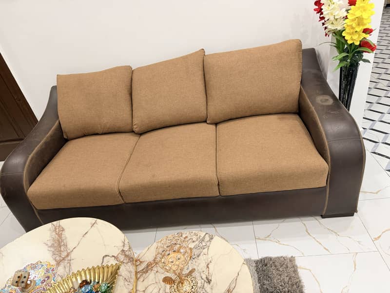 6 seater sofa set leather back recently deep cleaned 2