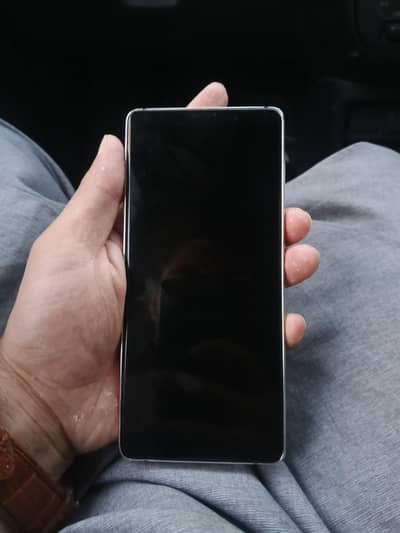 Samsung Mobile Note 8 . . 6/64 memory