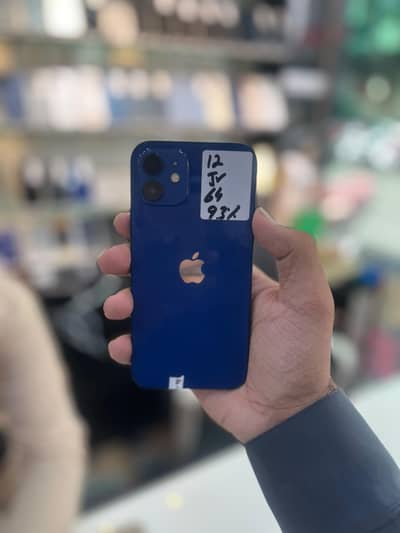 Apple iPhone 12