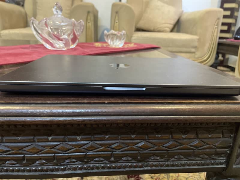 MacBook pro m3 pro chip 5