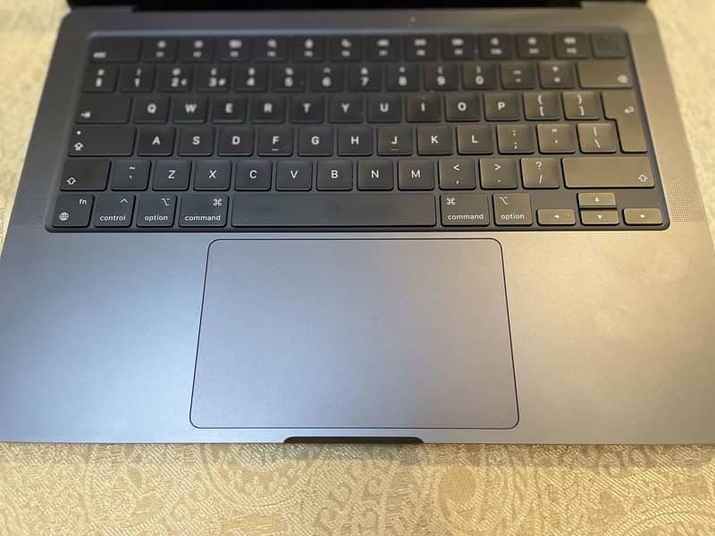 MacBook pro m3 pro chip 7
