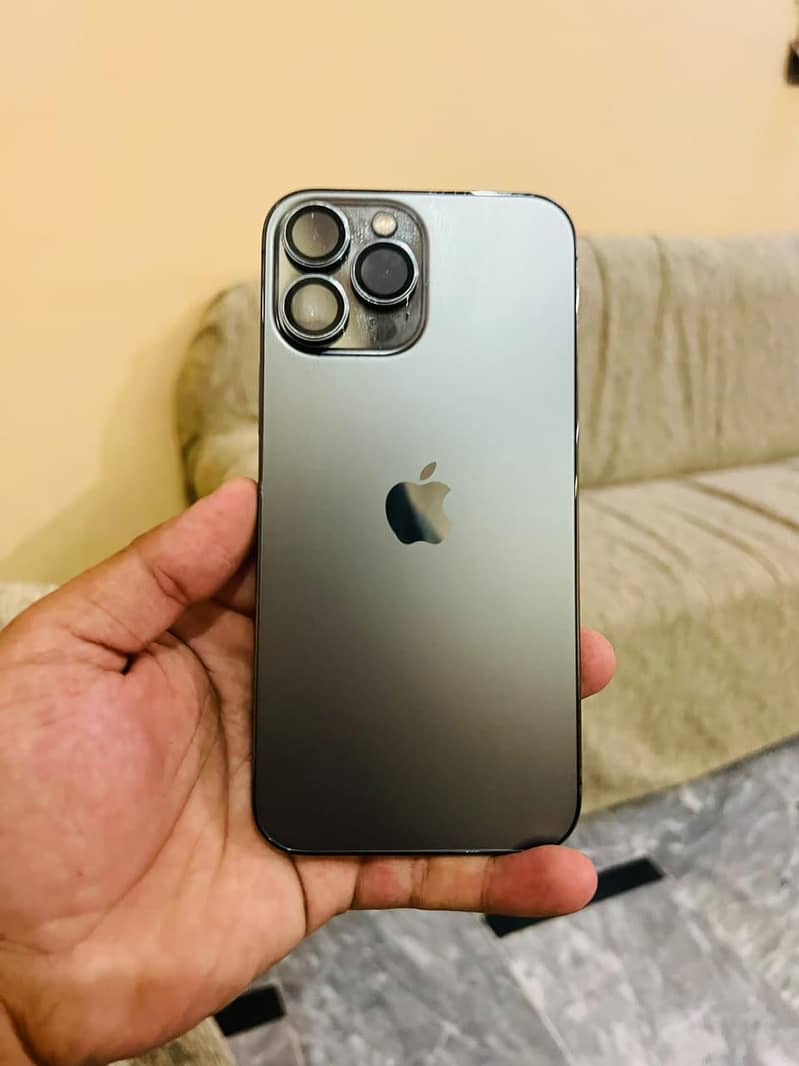 Apple iPhone 13 Pro Max 1