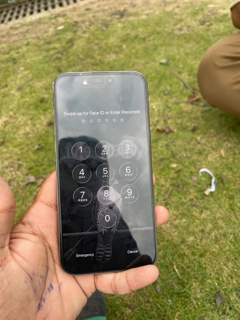 Apple iPhone 15 Pro Max 4