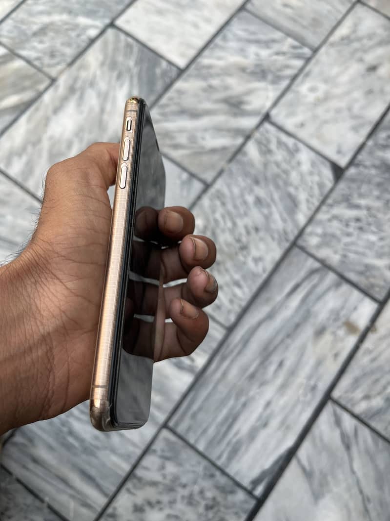 Apple iPhone XS sim working 1