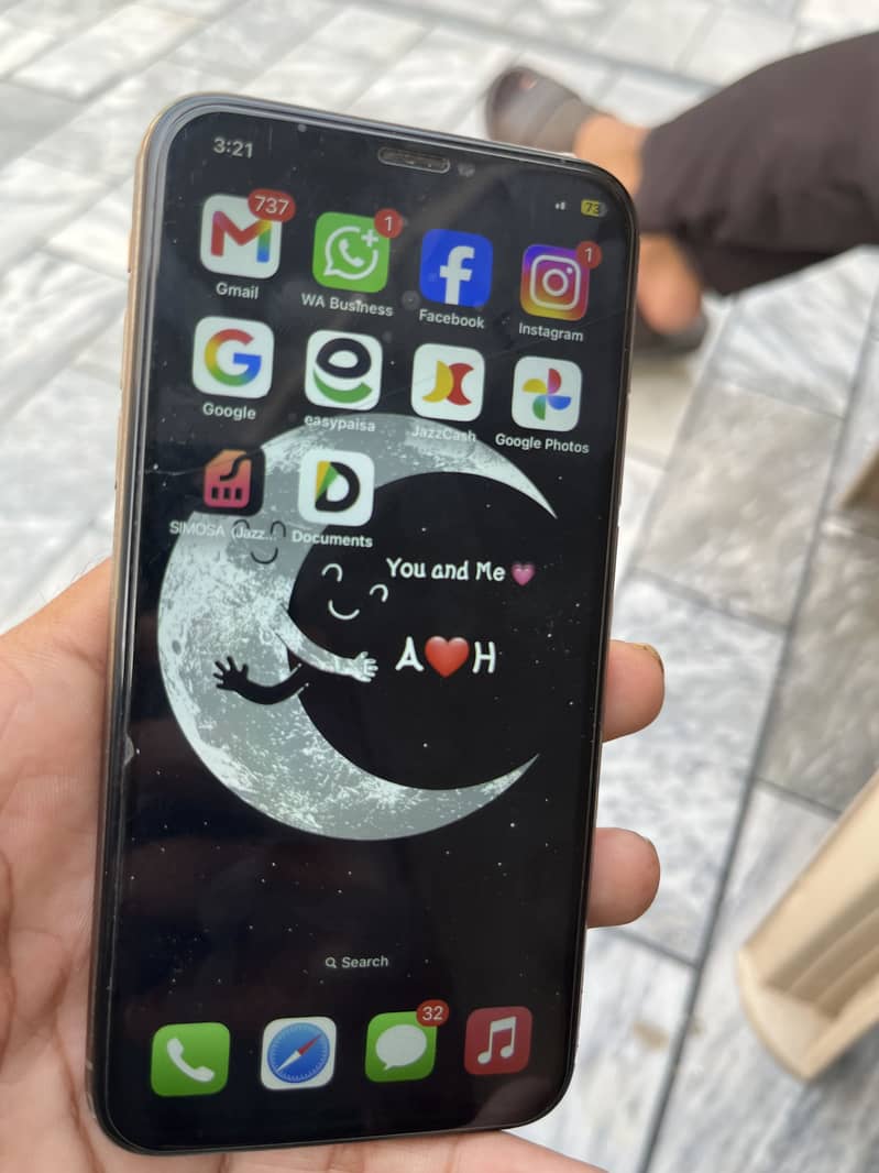 Apple iPhone XS sim working 3