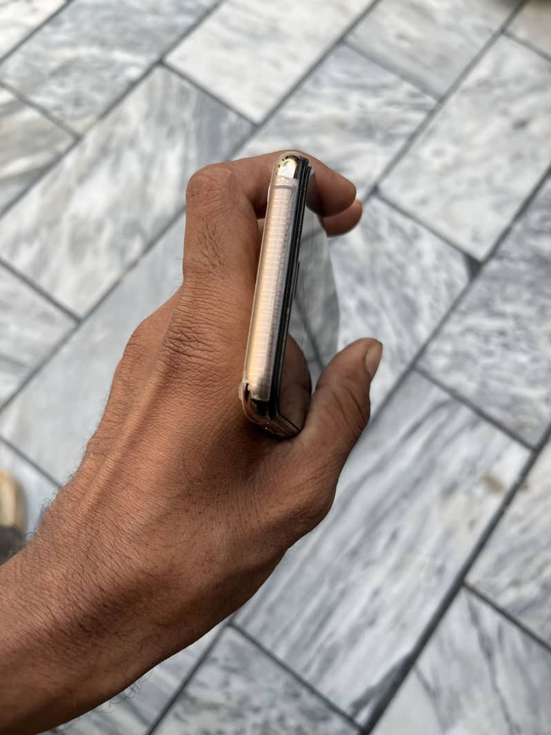 Apple iPhone XS sim working 5