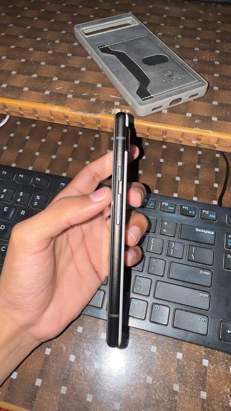 Google Pixel 6a 1