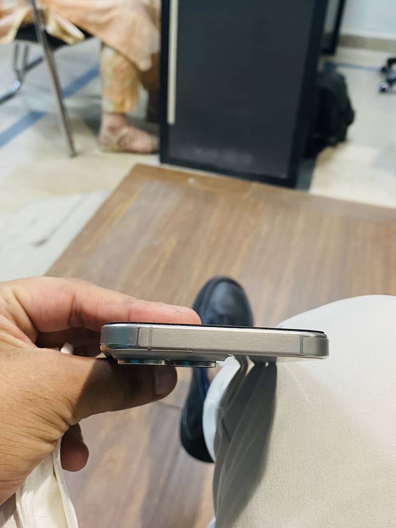 Apple iPhone 15 Pro Max 7