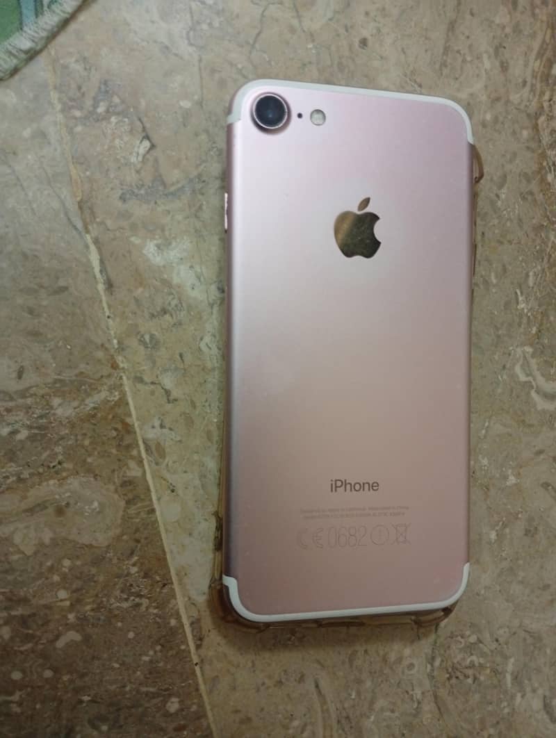 Apple iPhone 7 0