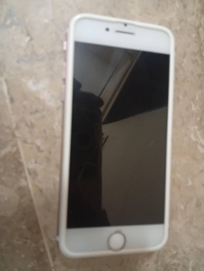 Apple iPhone 7 4