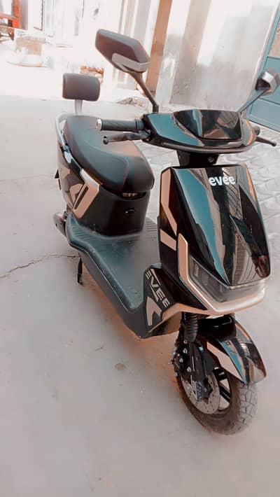 Evee GEN-Z 2276km Driven Faisalabad