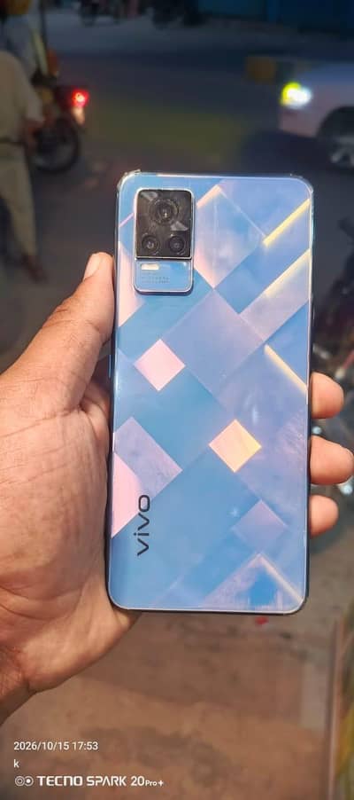 Vivo V21e complete boxx 10by10 condition all ok