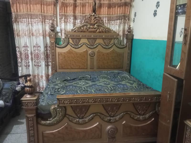 King bed 0