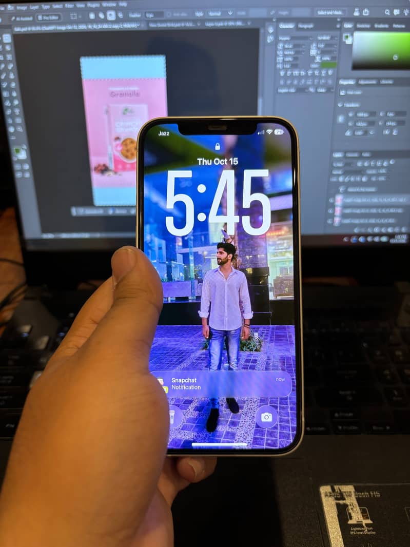 Apple iPhone 12 4