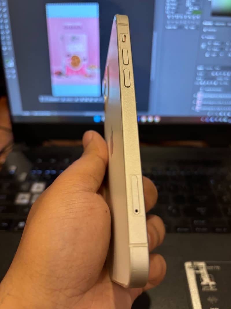 Apple iPhone 12 6