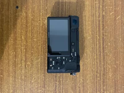 SONY A6500 FOR SALE URGENT mirrorless camera