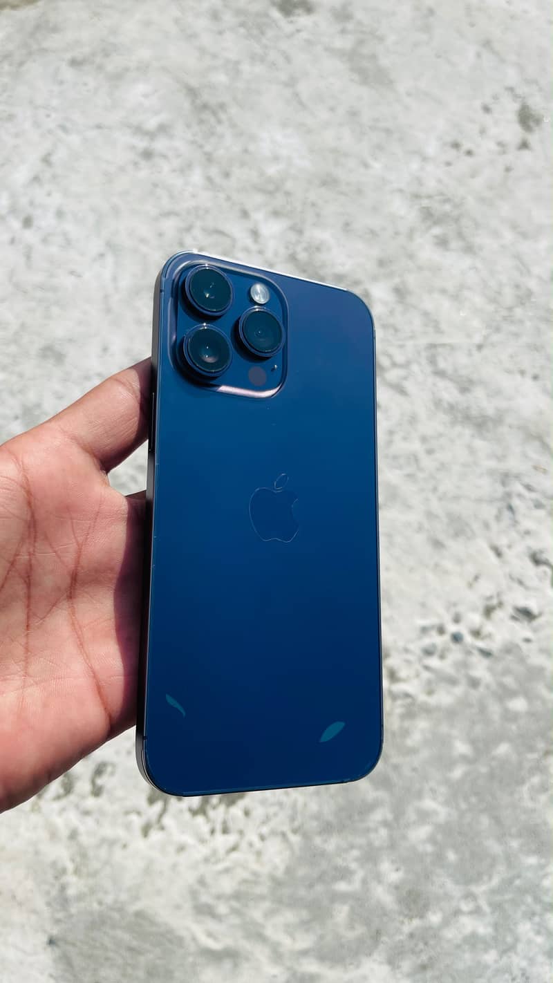 Apple iPhone 14 Pro Max 1