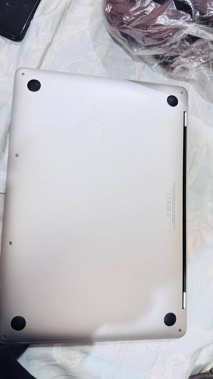 MacBook Pro M2 Chip 4