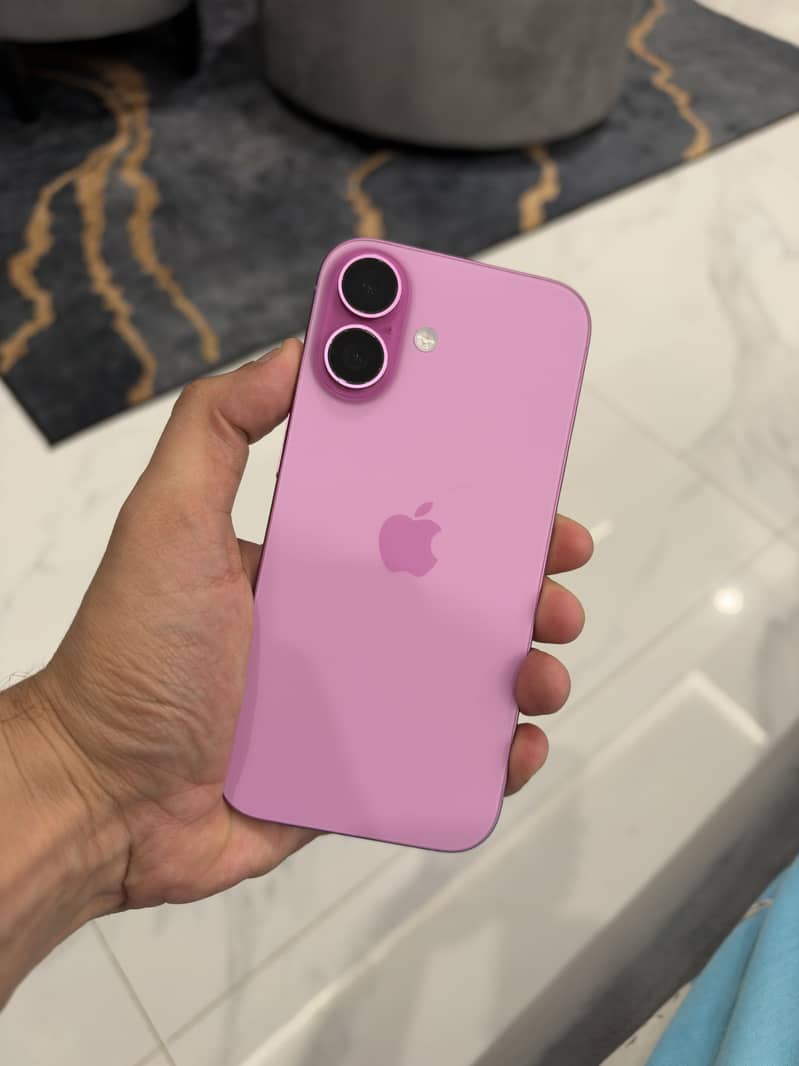 Apple iPhone 16 0