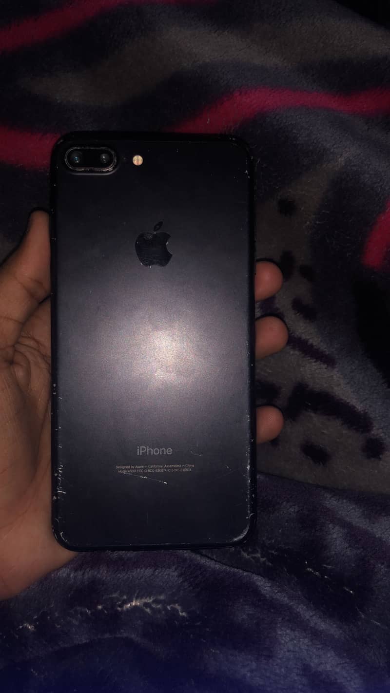 Apple iPhone 7 Plus 1