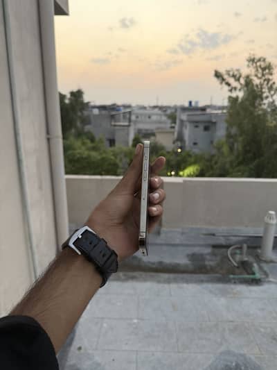 Apple iPhone 13 Pro jv