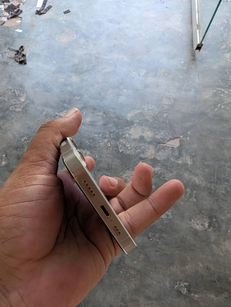 Apple iPhone 13 Pro 2