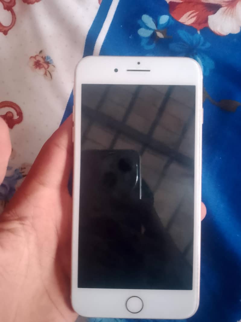 Apple iPhone 8 Plus 1