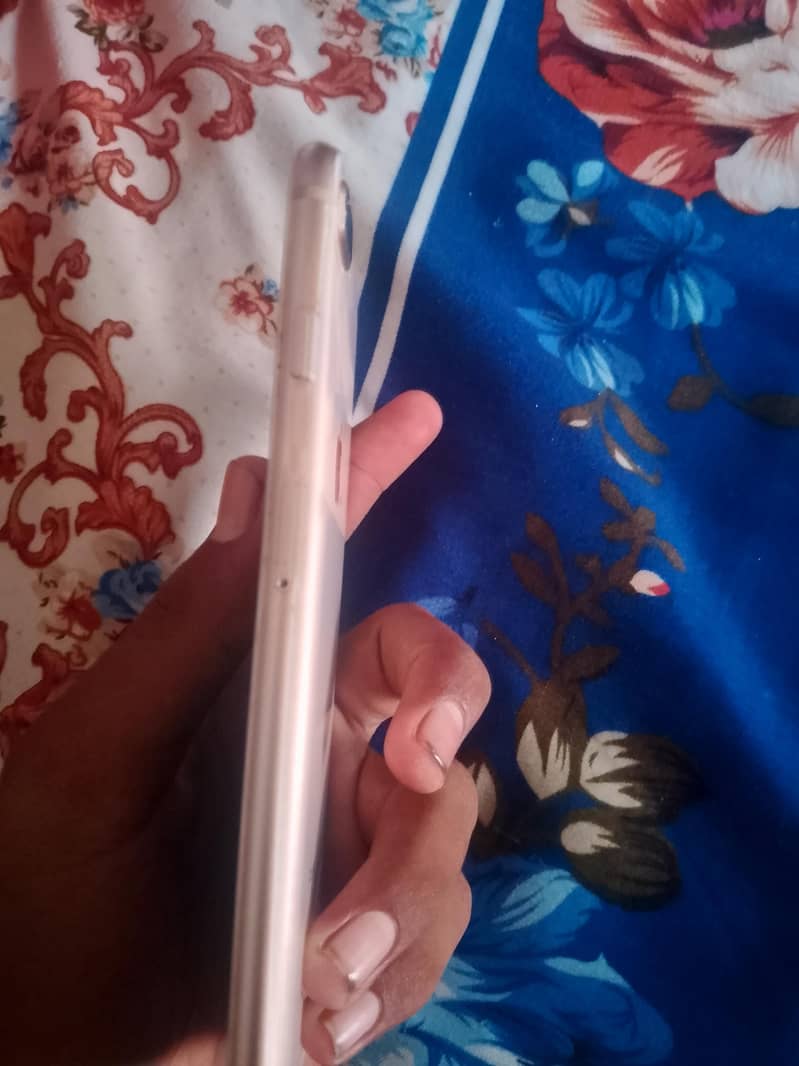 Apple iPhone 8 Plus 2