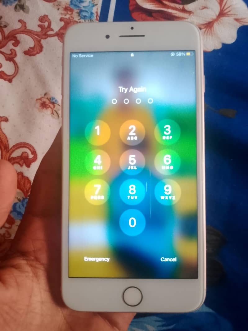 Apple iPhone 8 Plus 3