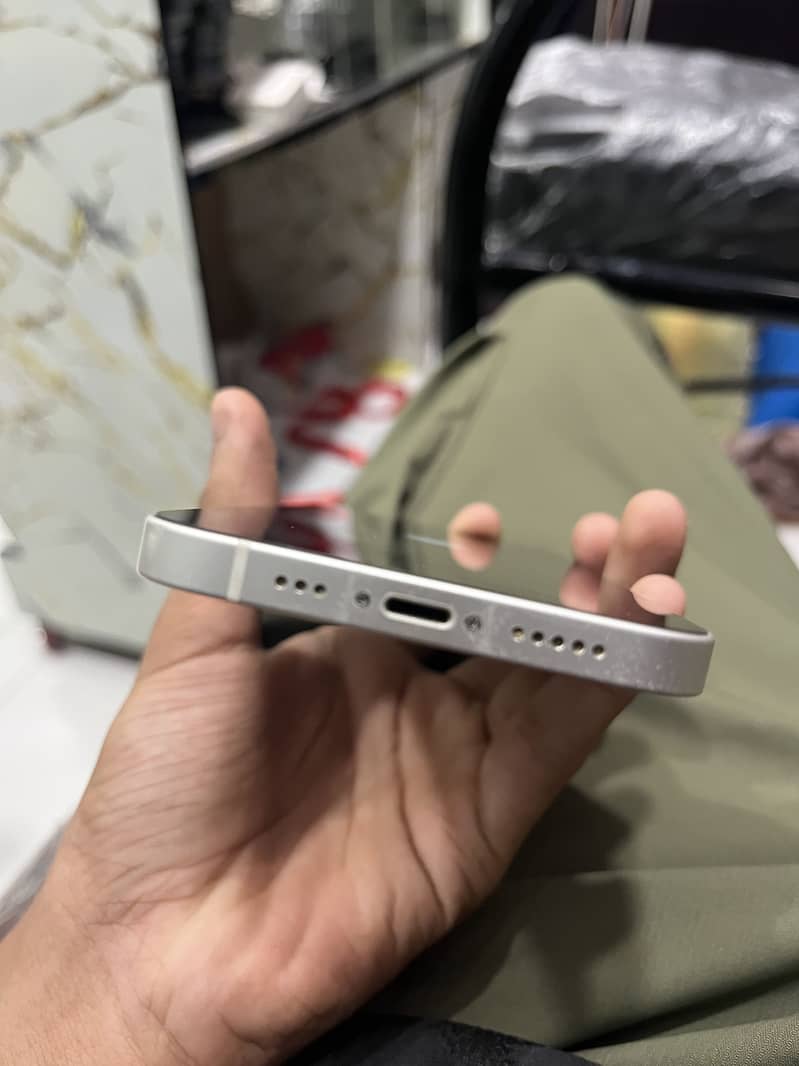 Apple iPhone 12 2