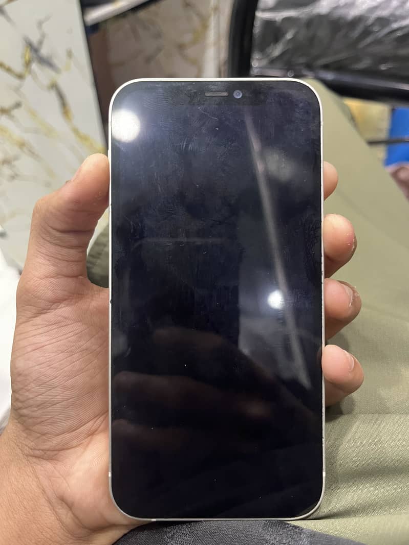 Apple iPhone 12 3