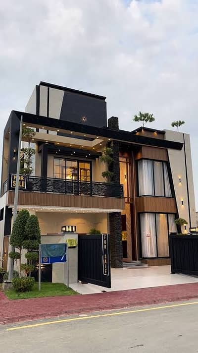 A 5 Marla House Located In Shershah Colony - Raiwind Road Is Available For Sale in Karachi