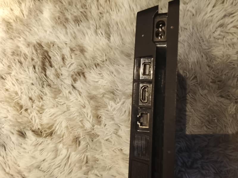 PS4 Slim 3