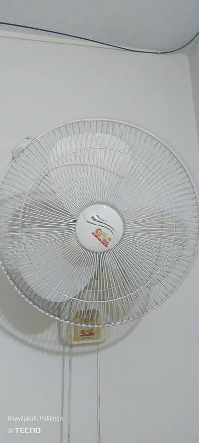 GFC  Bracket Fan Urgent Sale