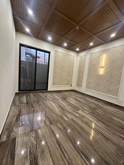 5 Marla Beautiful & Lavish House For Sale