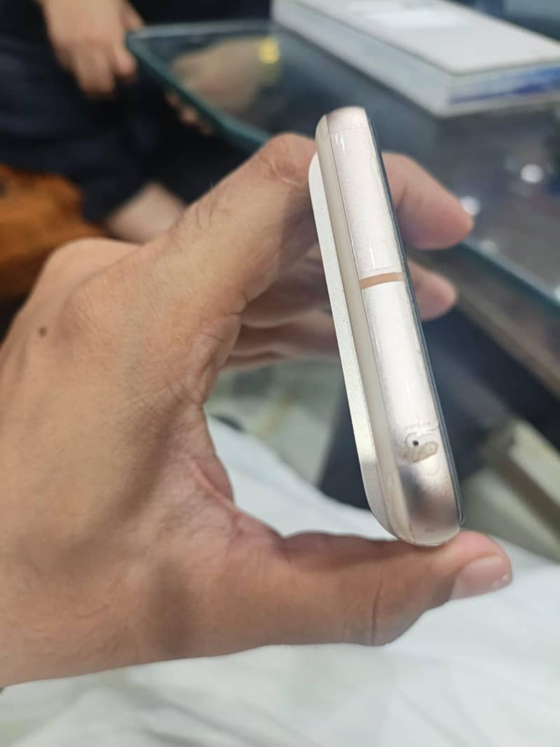 Google Pixel 8 2