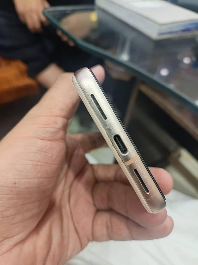Google Pixel 8 3