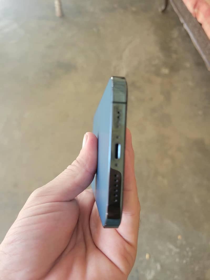 iphone 12 pro max 3