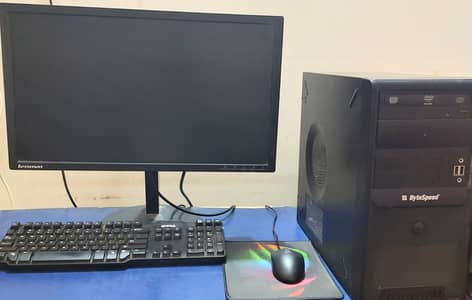 Gaming PC i5 8th Gen, RX 590 8GB, 16GB RAM + Lenovo 24” Monitor