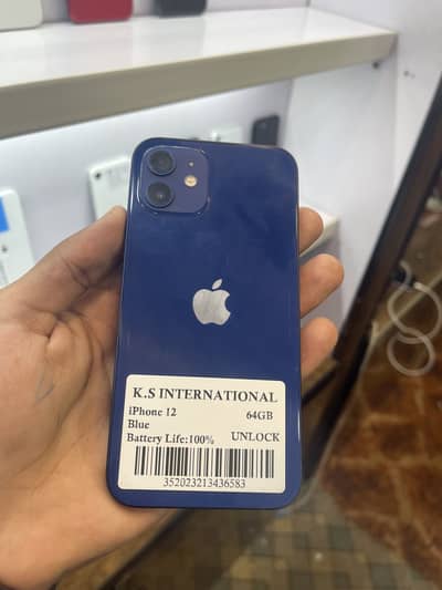 iPhone 12  (OFFER) 03275894788