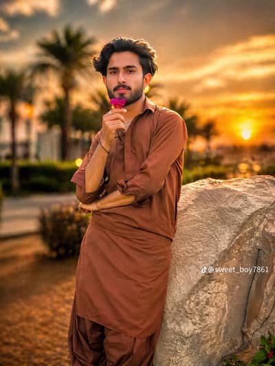 Mujhe house boy ki job chye ya office boy