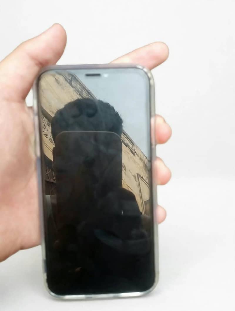 Apple iPhone XS 1
